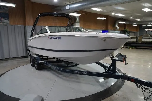 Slide: The Image of Four Winns H230 2016 - 5