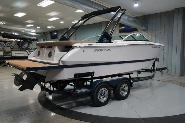 Slide: The Image of Four Winns H230 2016 - 8