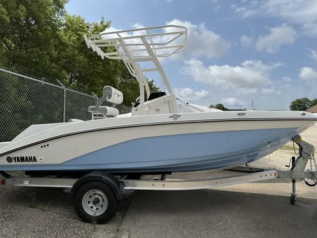 Slide: The Image of Yamaha 195 FSH Sport 2025 - 4