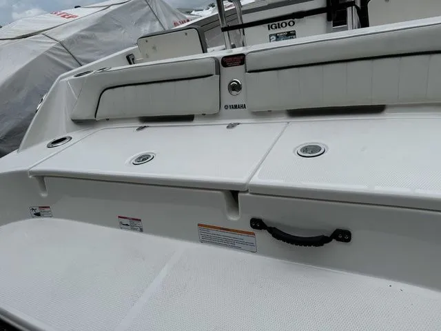 Slide: The Image of Yamaha 195 FSH Sport 2025 - 6