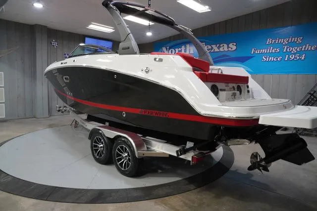 Slide: The Image of Four Winns HD5 Surf 2026 - 10