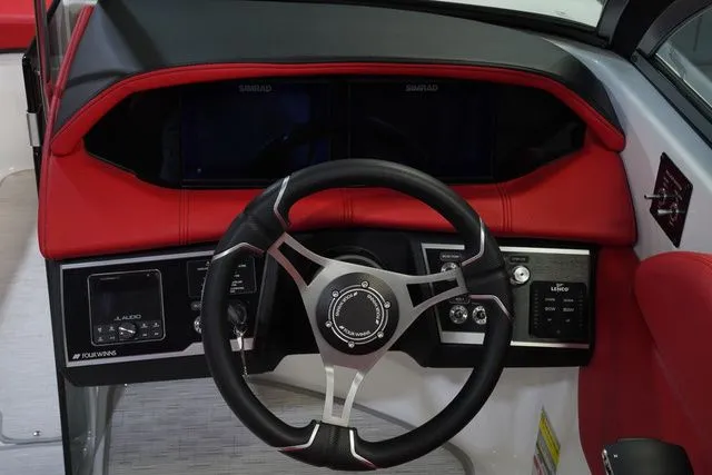 Slide: The Image of Four Winns HD5 Surf 2026 - 18