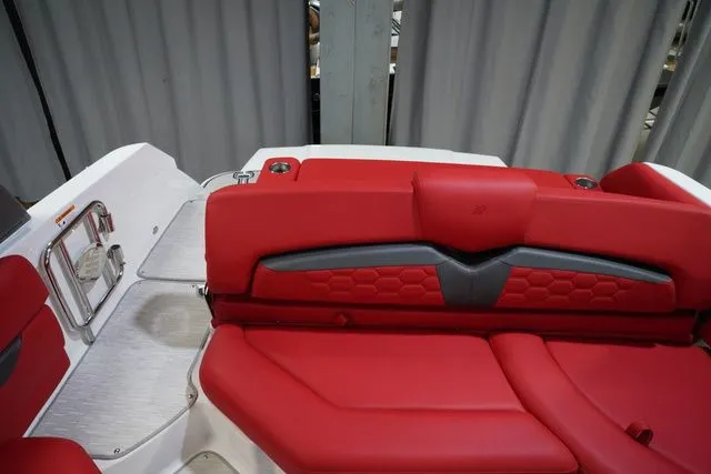 Slide: The Image of Four Winns HD5 Surf 2026 - 23