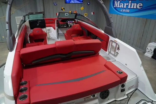 Slide: The Image of Four Winns HD5 Surf 2026 - 26