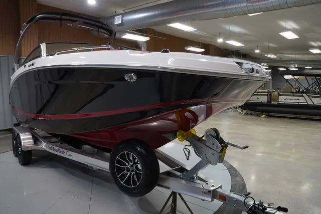 Slide: The Image of Four Winns HD5 Surf 2026 - 5