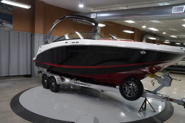 Slide: The Image of Four Winns HD5 Surf 2026 - 6