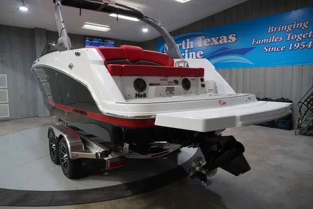 Slide: The Image of Four Winns HD5 Surf 2026 - 9