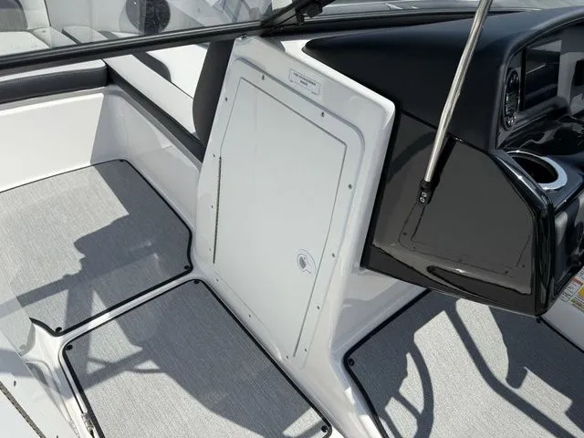 Slide: The Image of Yamaha SX195 2025 - 20