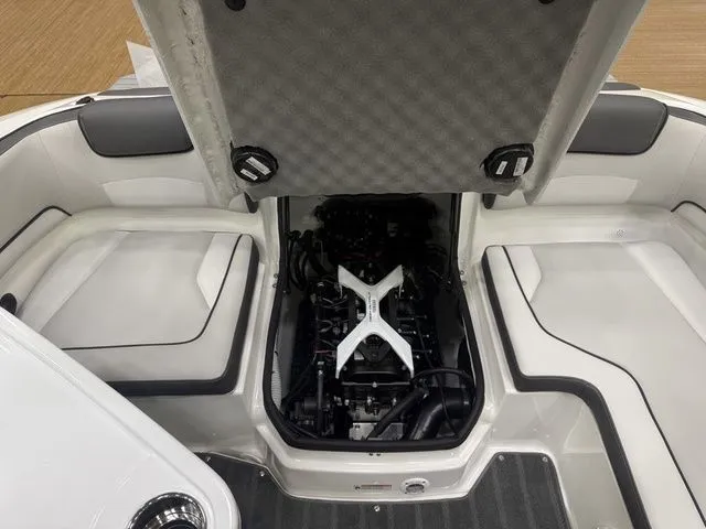 Slide: The Image of Yamaha SX190 2026 - 8