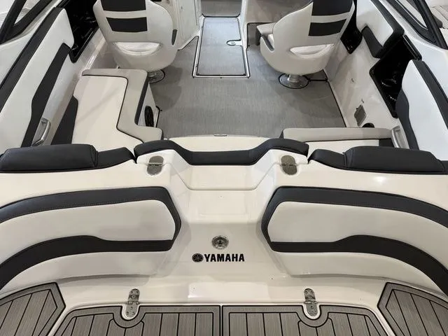 Slide: The Image of Yamaha SX195 2025 - 6