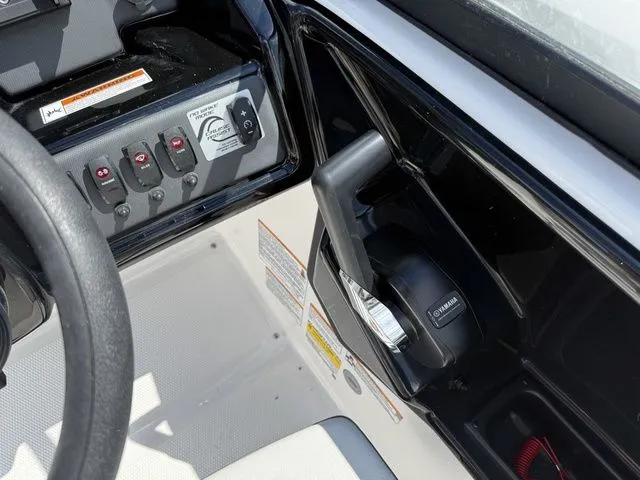 Slide: The Image of Yamaha AR190 2025 - 18