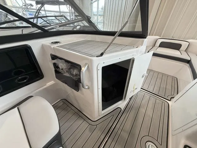 Slide: The Image of Yamaha 195S 2025 - 15