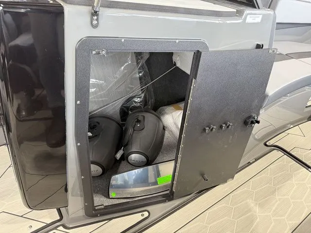 Slide: The Image of Yamaha 222XE 2025 - 18