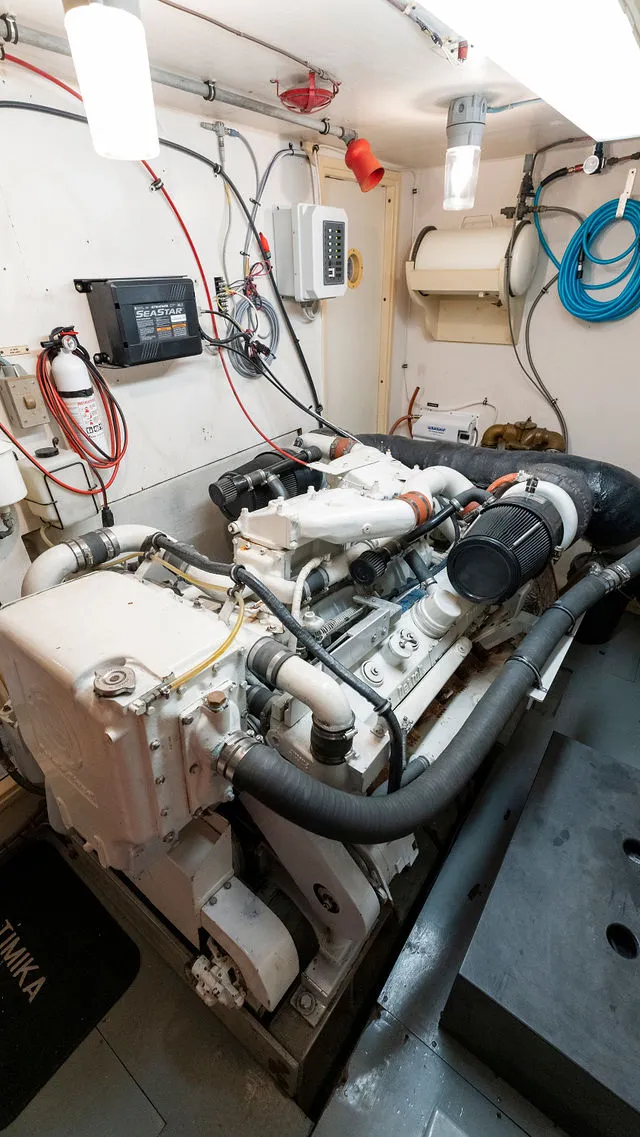 Slide: The Image of Hatteras 63 Motor Yacht 1986 - 170