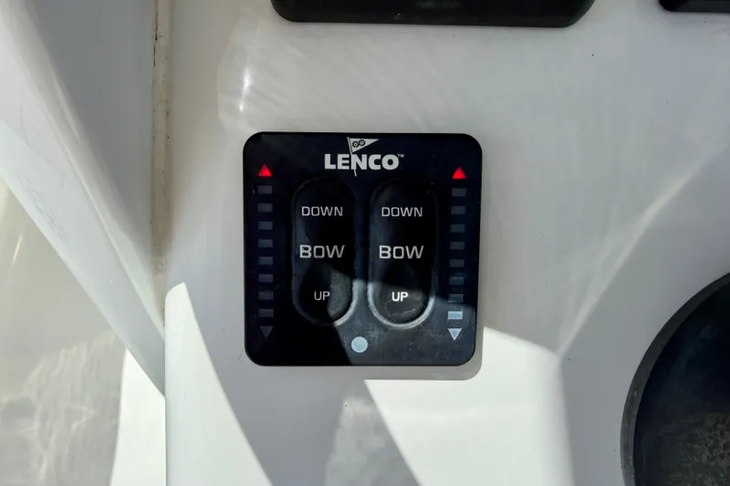 Slide: The Image of Lenco trim tab control panel on 2018 Sea Hunt Gamefish 27 boat. - 20