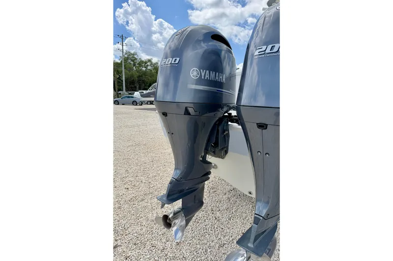 Slide: The Image of Yamaha 200 outboard motors on a 2018 Sea Hunt Gamefish 27 boat. - 43