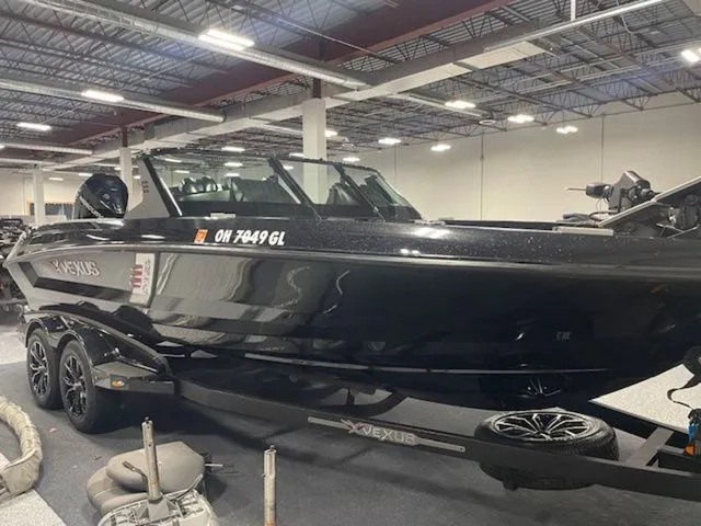 Slide: The Image of Vexus DVX20S 2023 - 6