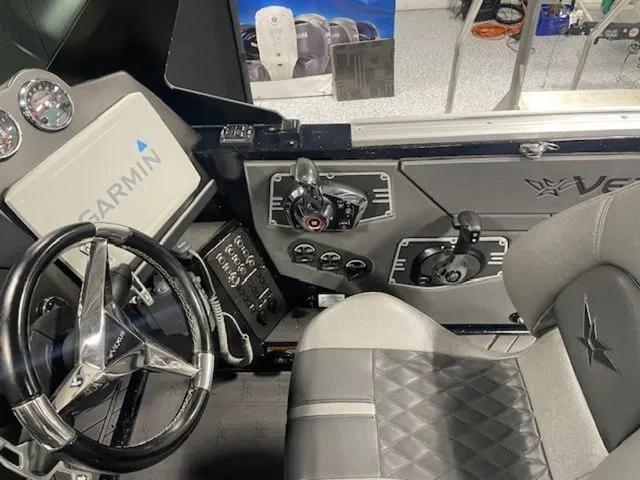 Slide: The Image of Vexus DVX20S 2023 - 8