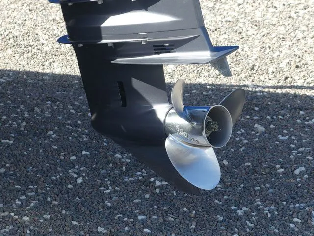 Slide: The Image of Sea Pro 2100 SV CC 2000 - 10