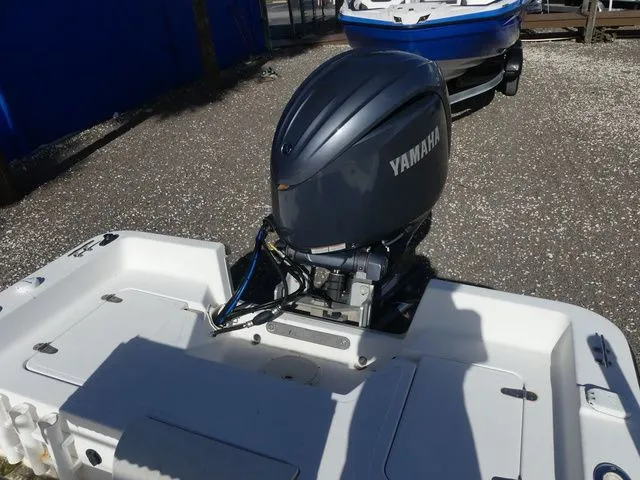 Slide: The Image of Sea Pro 2100 SV CC 2000 - 16