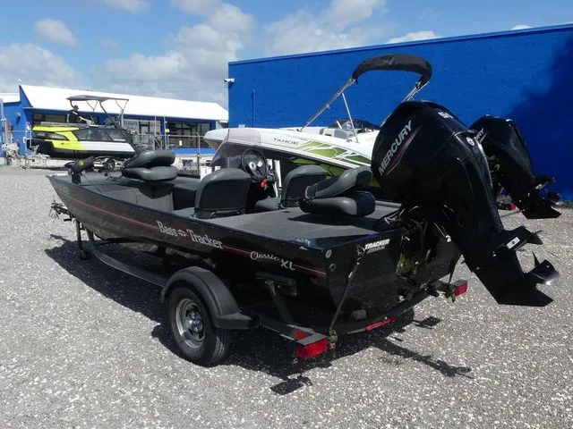 Slide: The Image of Tracker Bass Tracker Classic XL 2021 - 6