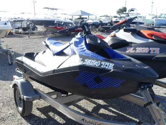 Slide: The Image of Sea-Doo Spark Trixx 2up 2022 - 3