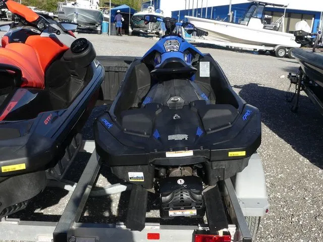 Slide: The Image of Sea-Doo Spark Trixx 2up 2022 - 5