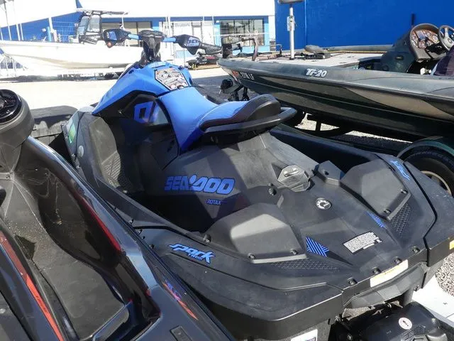 Slide: The Image of Sea-Doo Spark Trixx 2up 2022 - 6