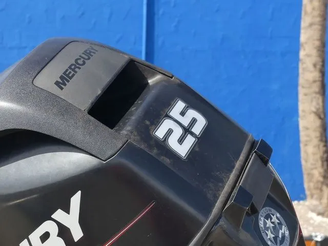 Slide: The Image of Tracker GRIZZLY® 1548 MVX Sportsman 2016 - 10