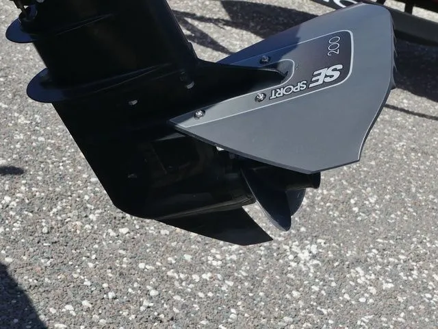 Slide: The Image of Tracker GRIZZLY® 1548 MVX Sportsman 2016 - 11