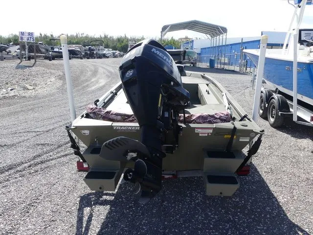 Slide: The Image of Tracker GRIZZLY® 1548 MVX Sportsman 2016 - 5