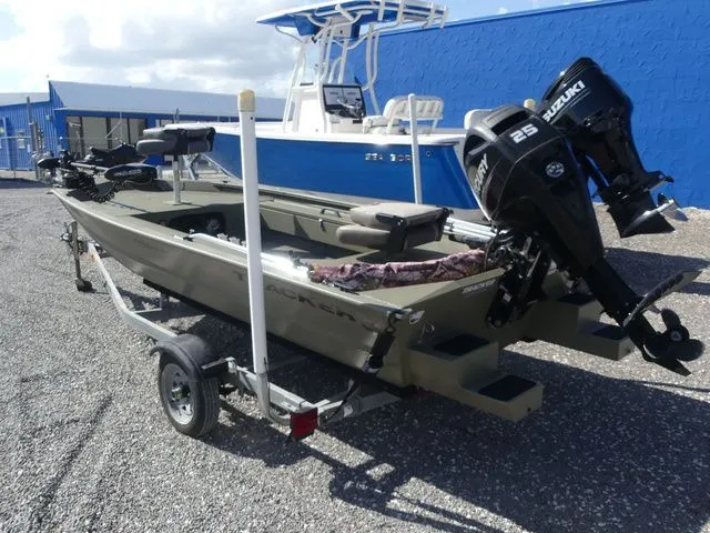 Slide: The Image of Tracker GRIZZLY® 1548 MVX Sportsman 2016 - 6