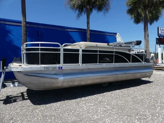 The Image of Bennington 20 SL 2014 - 1