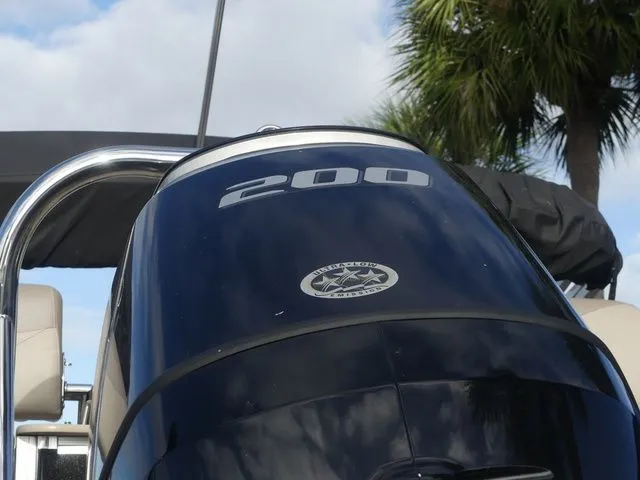 Slide: The Image of Avalon LSZ Rear Fish 25 FT 2025 - 11