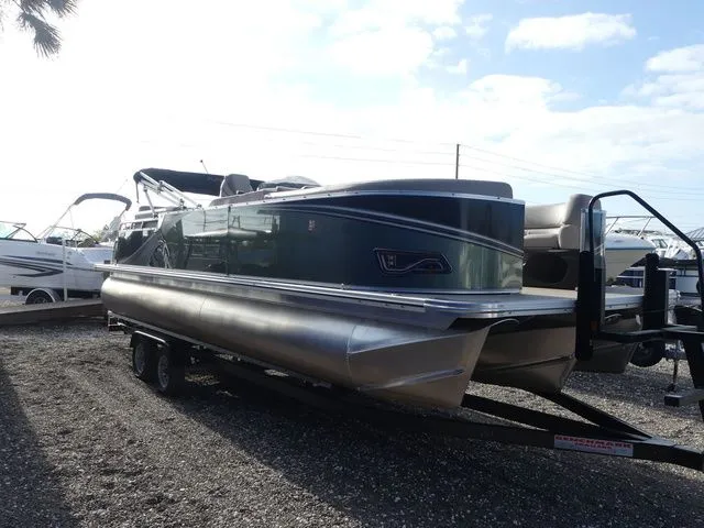 Slide: The Image of Avalon LSZ Rear Fish 25 FT 2025 - 3