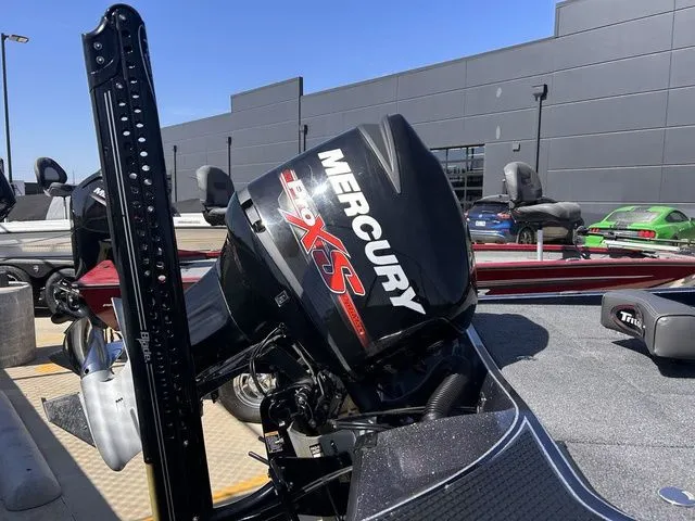 Slide: The Image of Triton 20 TrX Patriot 2018 - 10