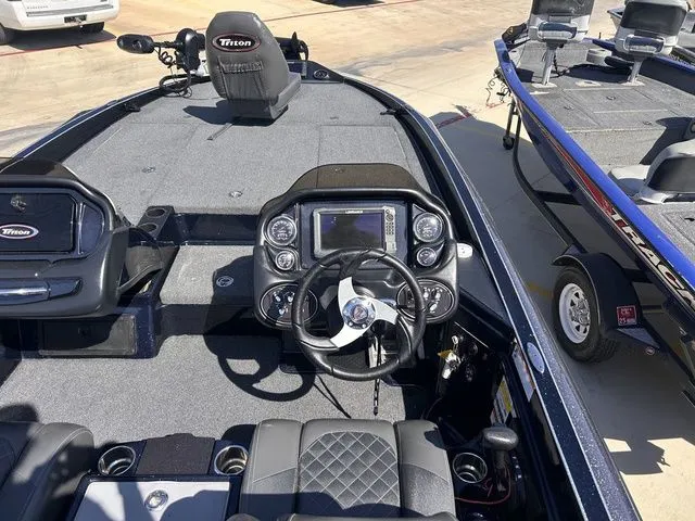 Slide: The Image of Triton 20 TrX Patriot 2018 - 13