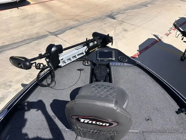 Slide: The Image of Triton 20 TrX Patriot 2018 - 17