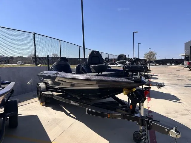 Slide: The Image of Triton 20 TrX Patriot 2018 - 4