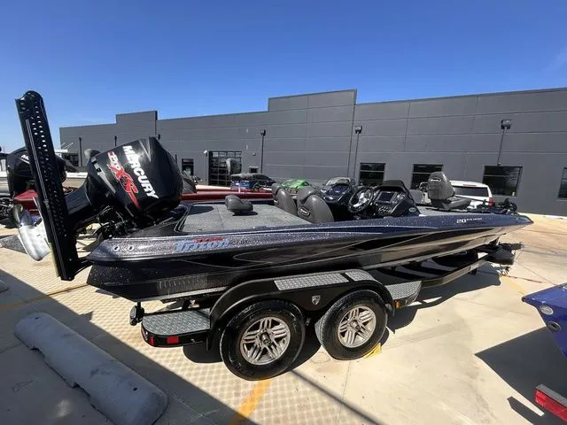 Slide: The Image of Triton 20 TrX Patriot 2018 - 9