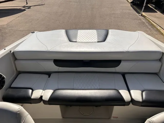 Slide: The Image of Tahoe 400 TS 2016 - 15