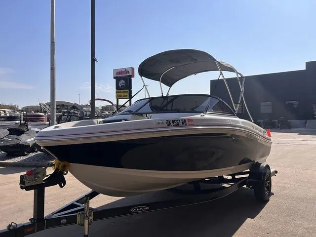 Slide: The Image of Tahoe 400 TS 2016 - 8