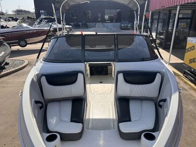 Slide: The Image of Tahoe 400 TS 2016 - 9