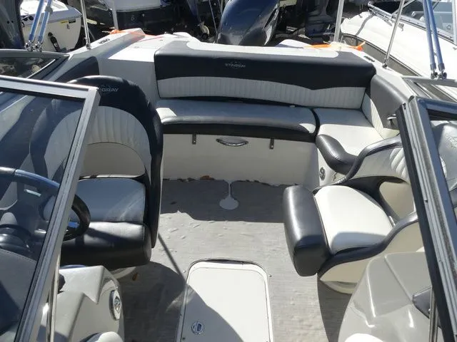 Slide: The Image of Stingray 204LR O/B 2017 - 12