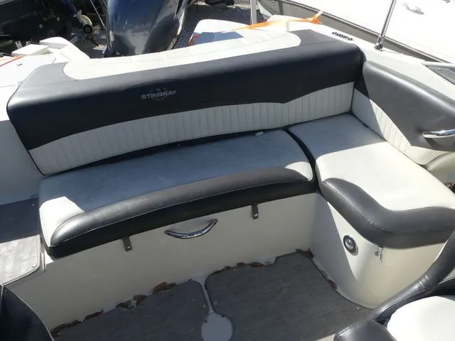 Slide: The Image of Stingray 204LR O/B 2017 - 7