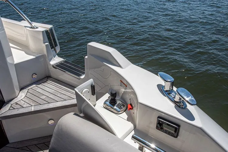 Slide: The Image of 2018 Sea Ray L550 - Image 22 - 22