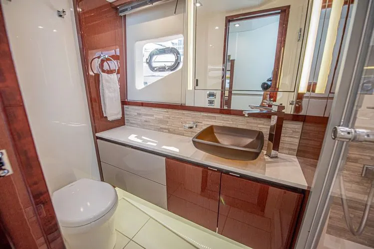 Slide: The Image of 2018 Sea Ray L550 - Image 48 - 48