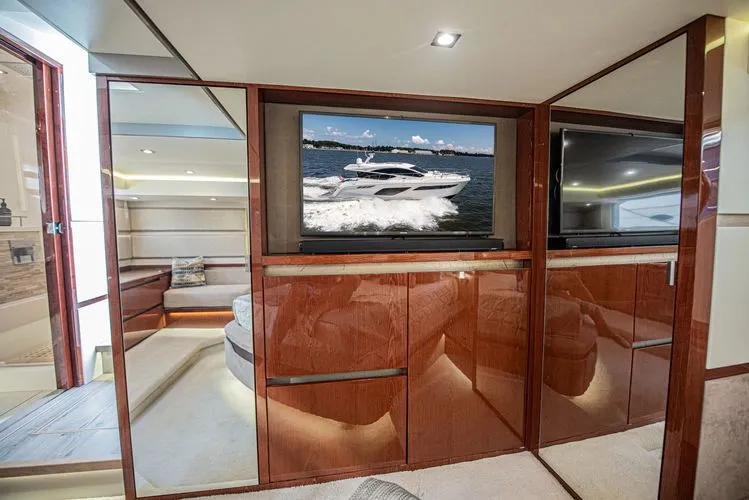 Slide: The Image of 2018 Sea Ray L550 - Image 52 - 52