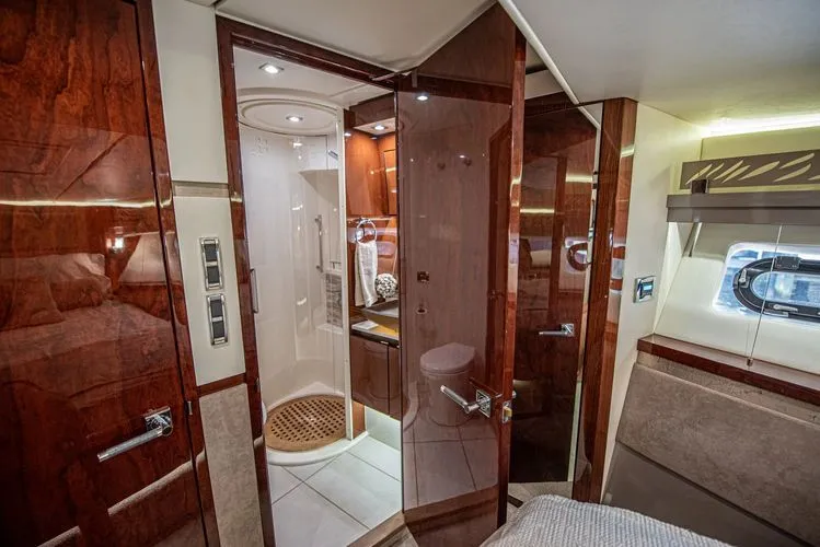 Slide: The Image of 2018 Sea Ray L550 - Image 60 - 60