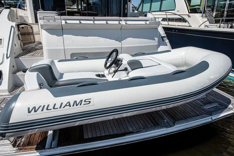 Slide: The Image of 2018 Sea Ray L550 - Image 69 - 69